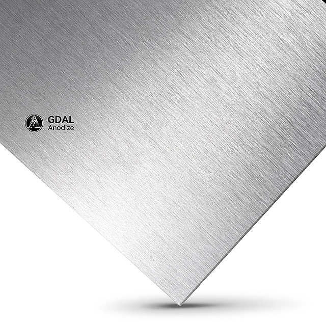 B&oslash;rstet gr&aring; eloksert aluminiumsplate